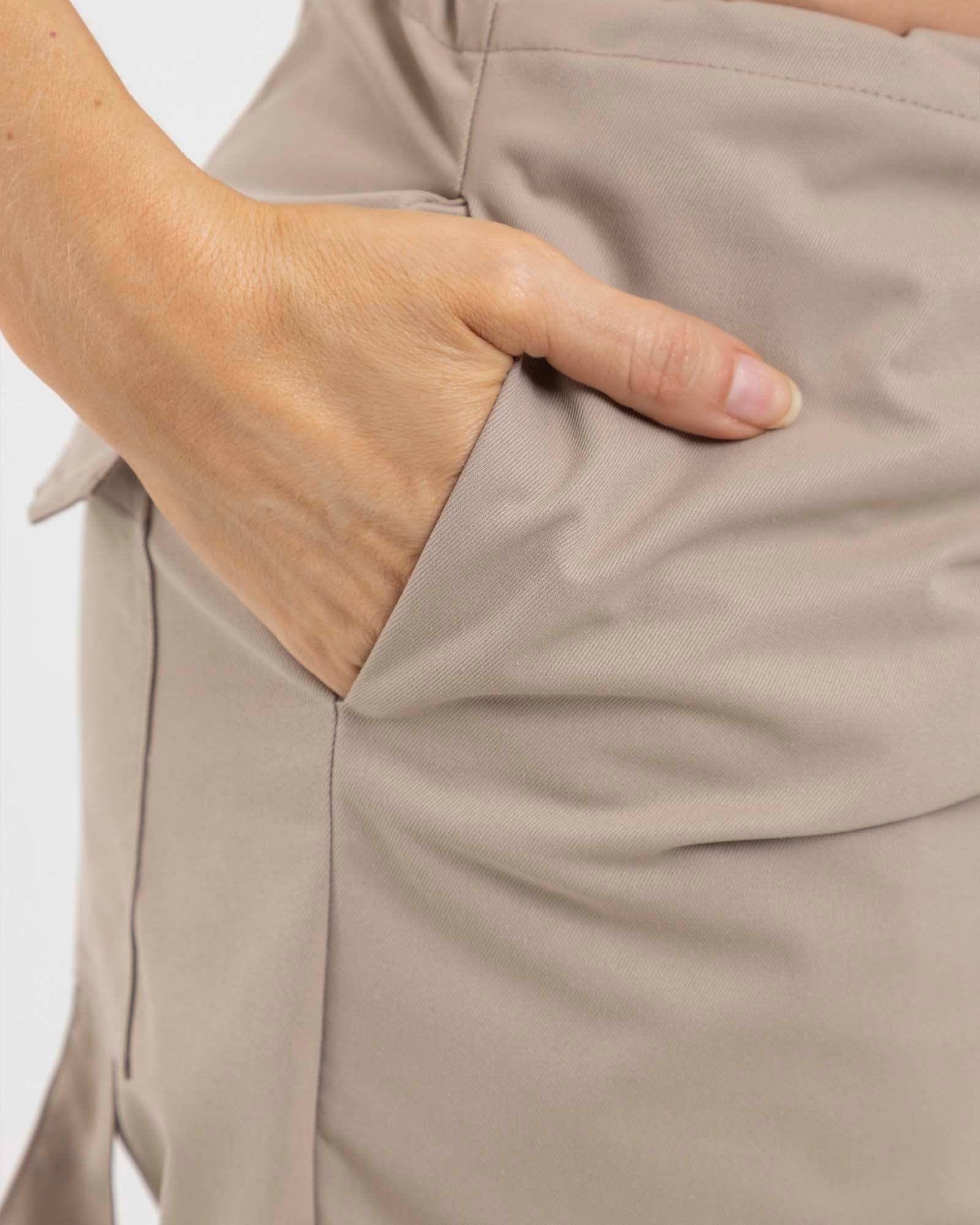 Pantalón cargo loose beige core passion FIBER