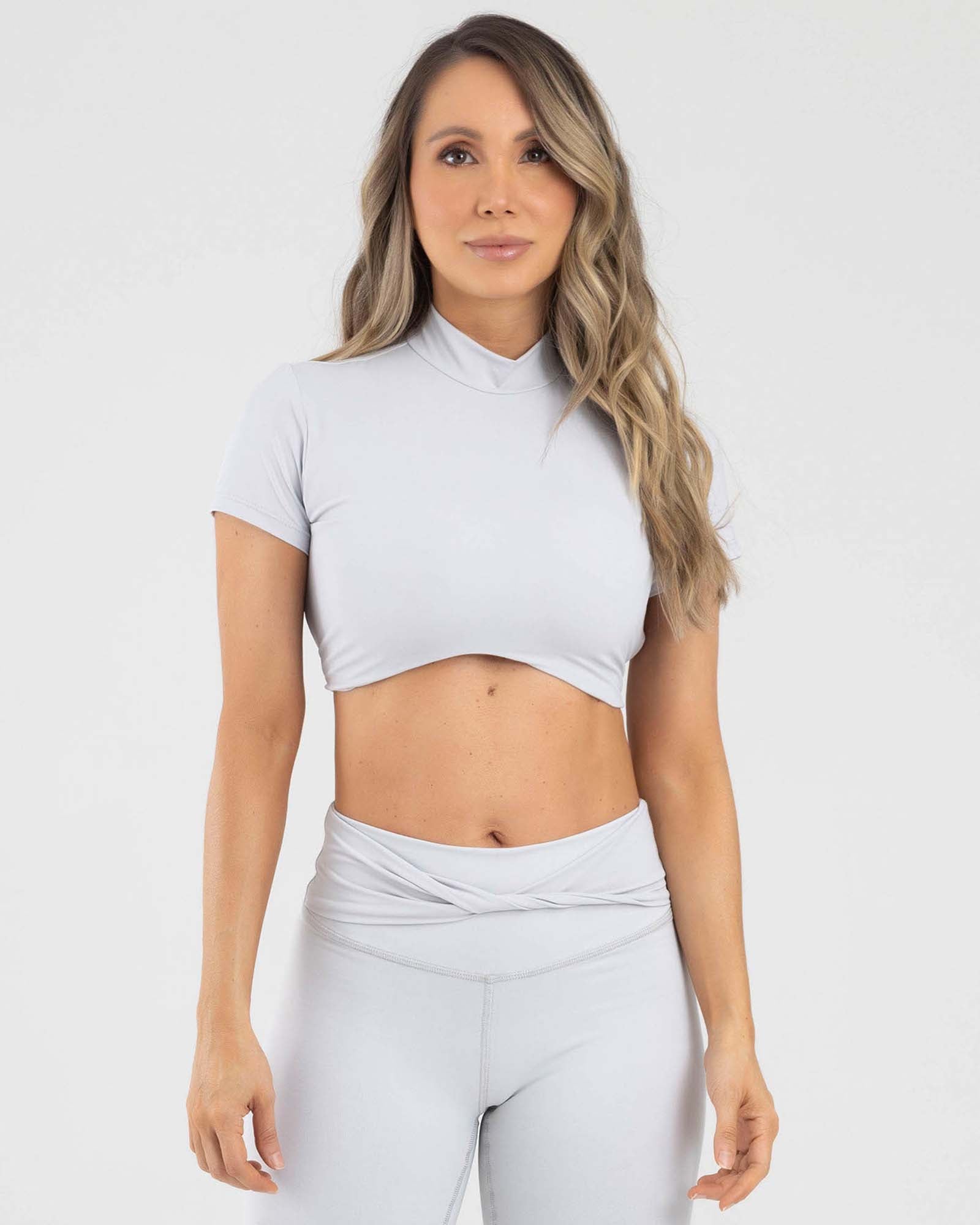 Top manga corta cuello alto gris delicado active luxe FIBER