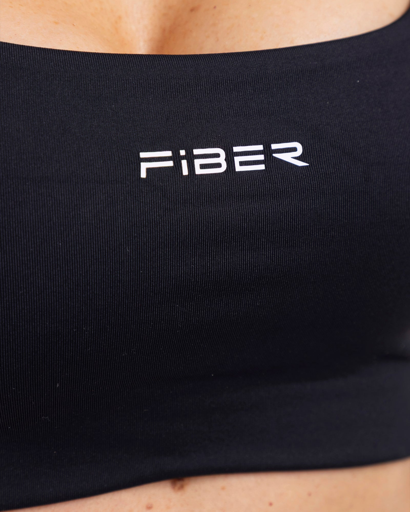 Top sisa essence negro match FIBER