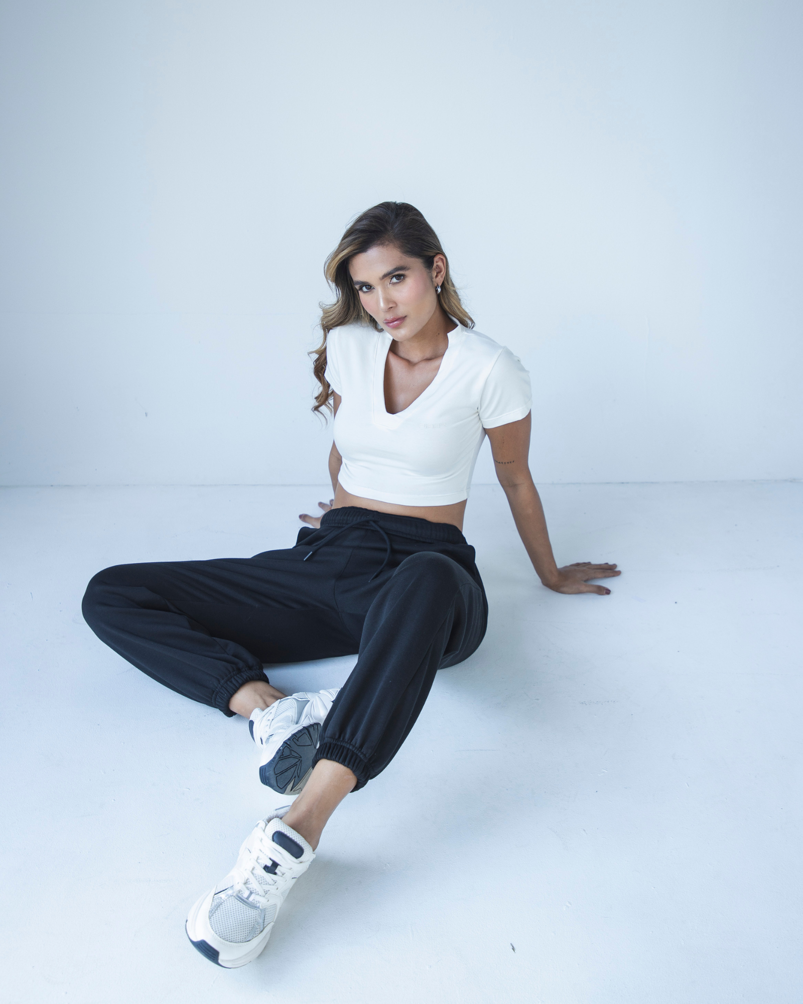 Jogger streetwear negro sporty FIBER