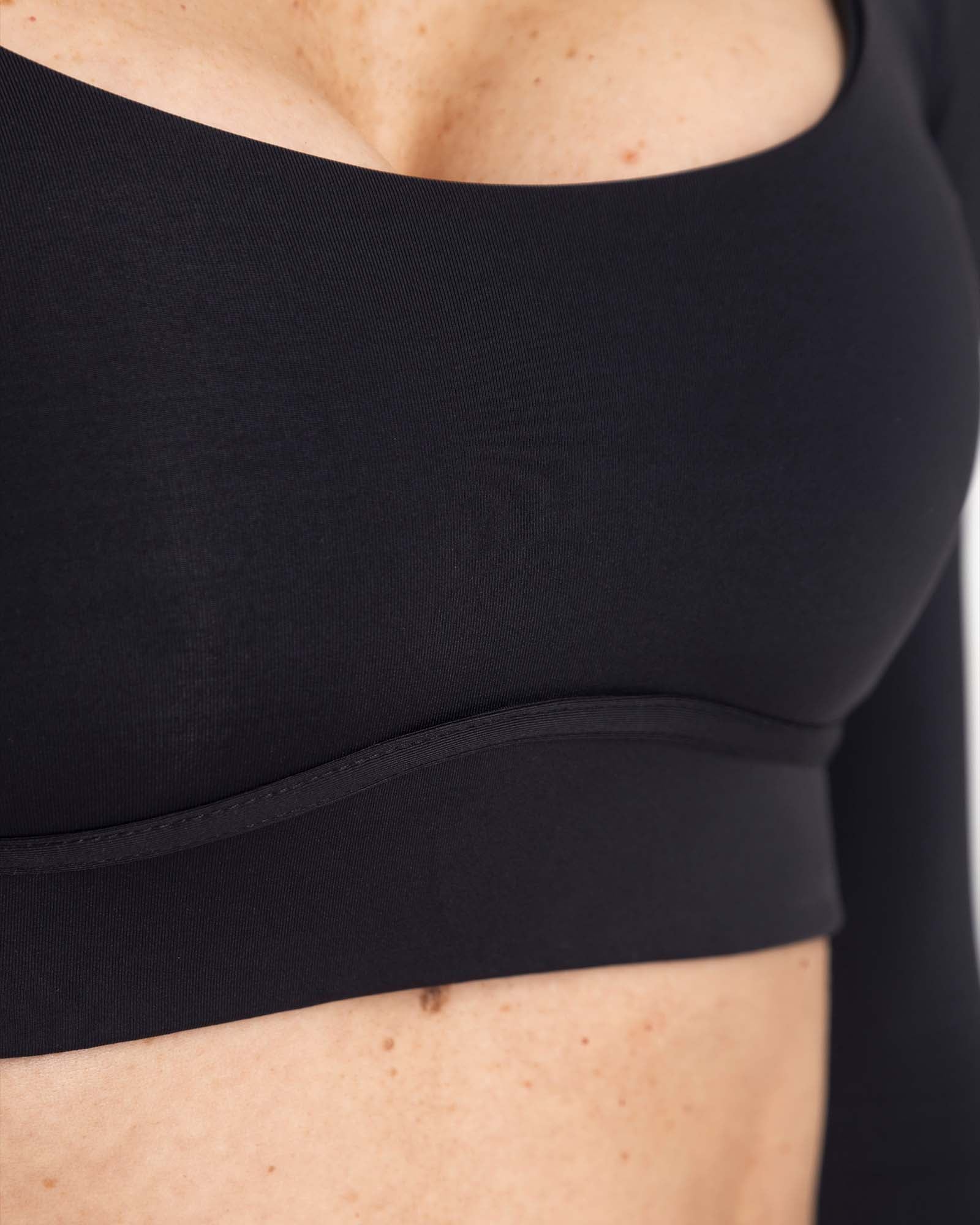 Top manga larga negro eterea FIBER