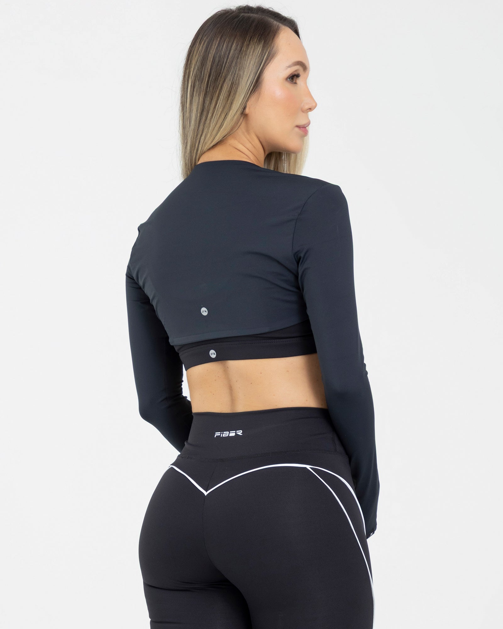 Capa superior complemento negro nivel sube FIBRA